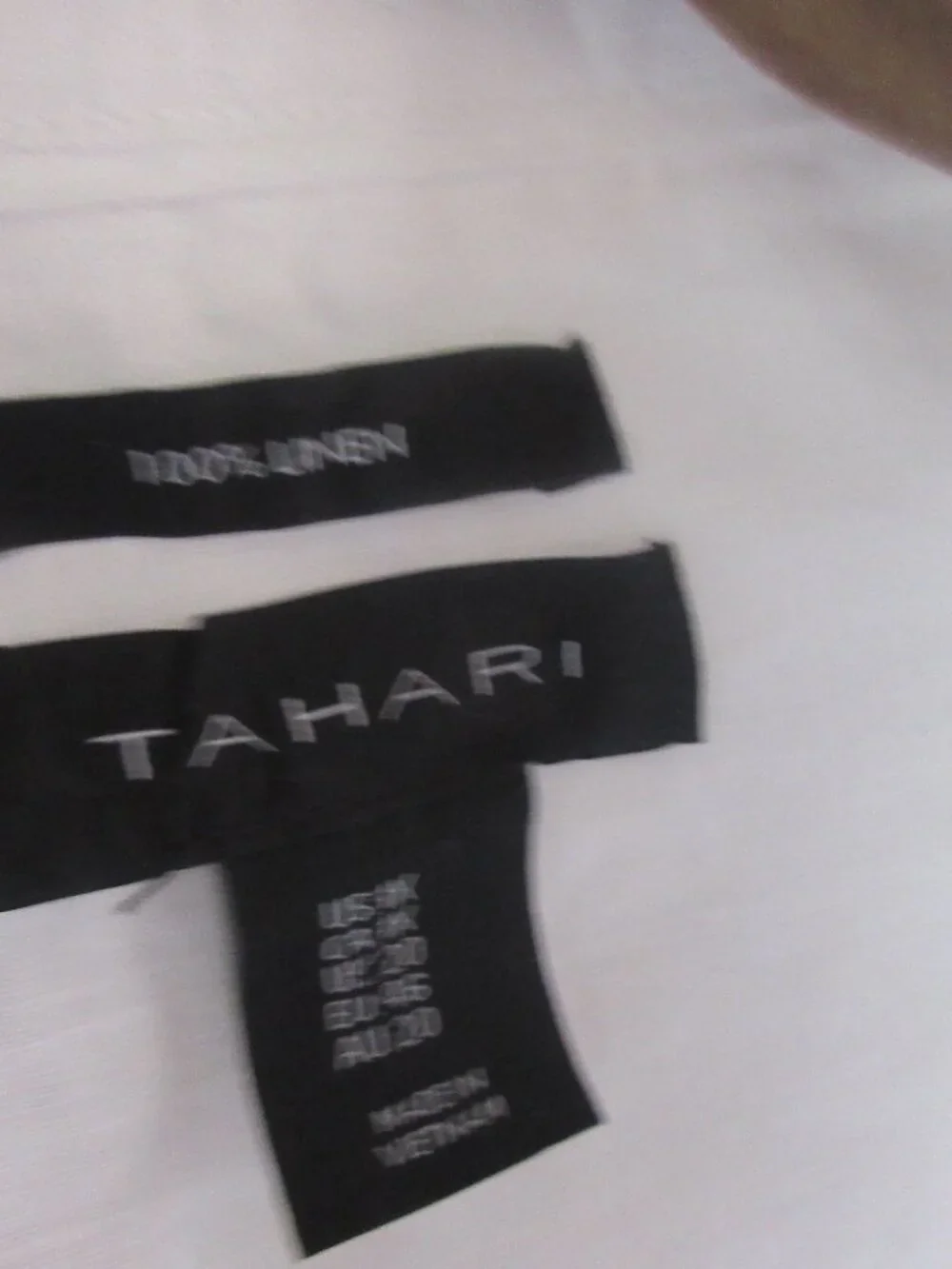 Tahari White 100% Linen Tunic Blouse Roll tab Sleeves 1x - Picture 3 of 4
